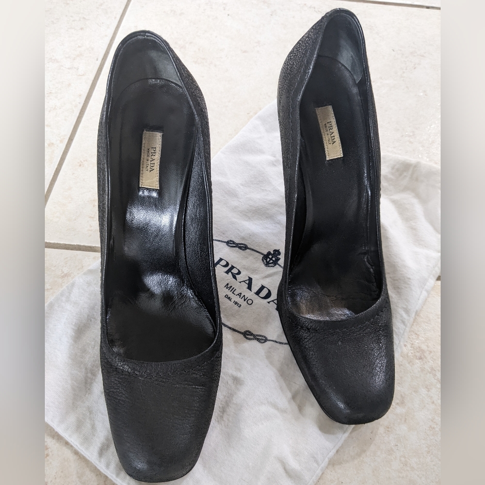 Vintage 90's Prada Y2K Square Toe Leather Pumps